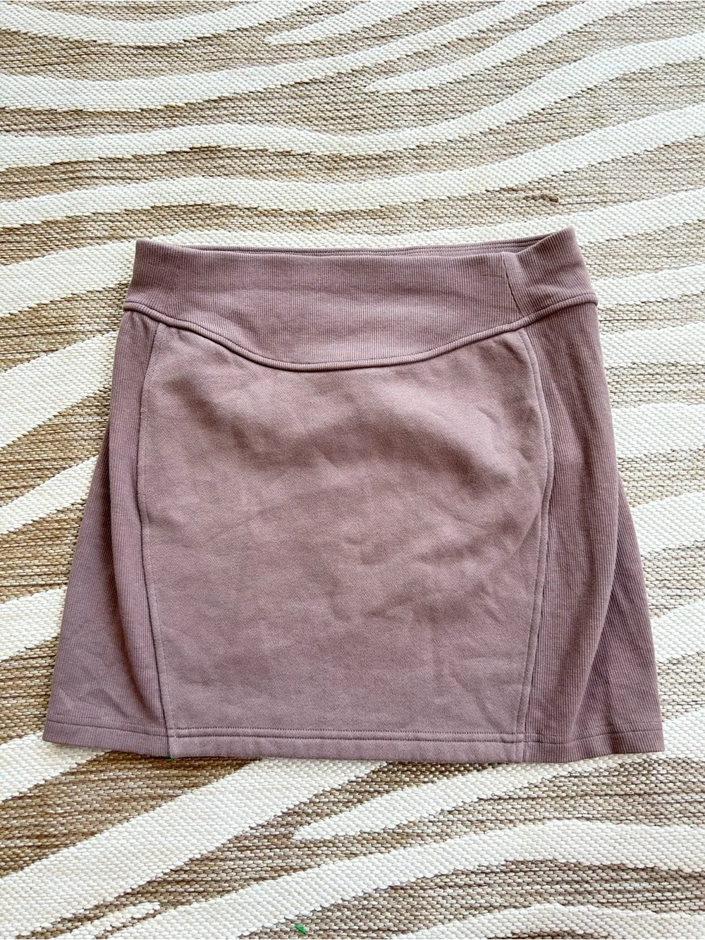 Lululemon Scuba High rise mini skirt in Taupetastic - Medium